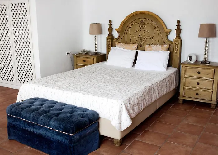 Hotel Of The Gods Cave Megalochori (Santorini)