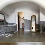 Of The Gods Cave מלון