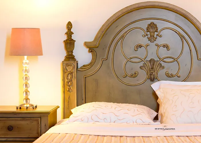 Hotel Of The Gods Cave Megalochori (Santorini)