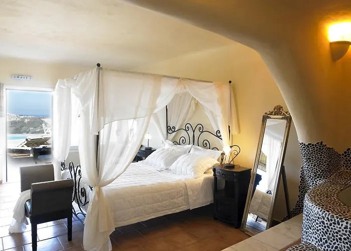 Hotel Of The Gods Cave Megalochori (Santorini)