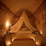 Hotel Of The Gods Cave Megalochori (Santorini)