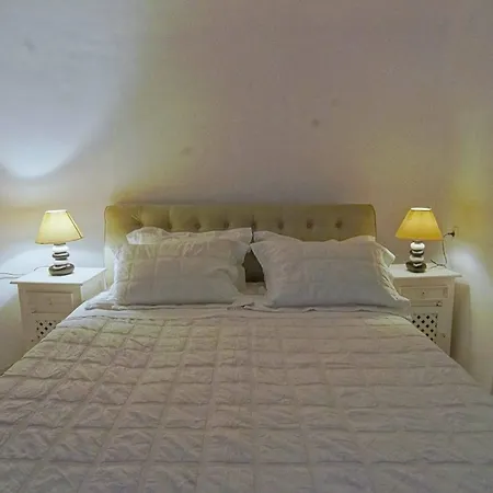 Hotel Of The Gods Cave Megalochori (Santorini)