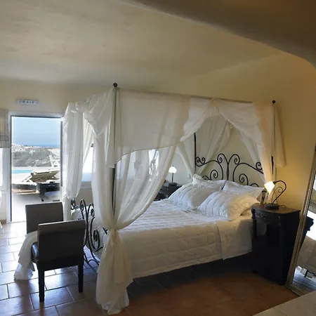 Of The Gods Cave Hotel Megalochori (Santorini)