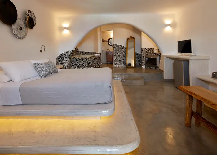 Hotel Of The Gods Cave Megalochori (Santorini)