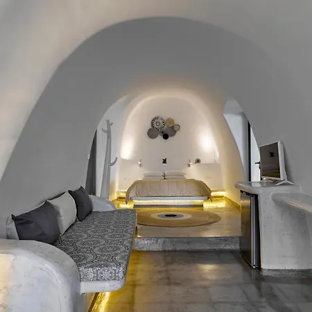 Hotel Of The Gods Cave Megalochori (Santorini)