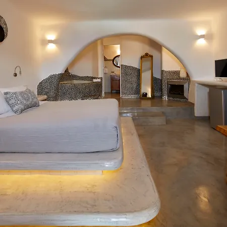 Hotel Of The Gods Cave Megalochori (Santorini)